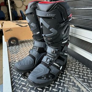 Leatt Enduro boots size 11